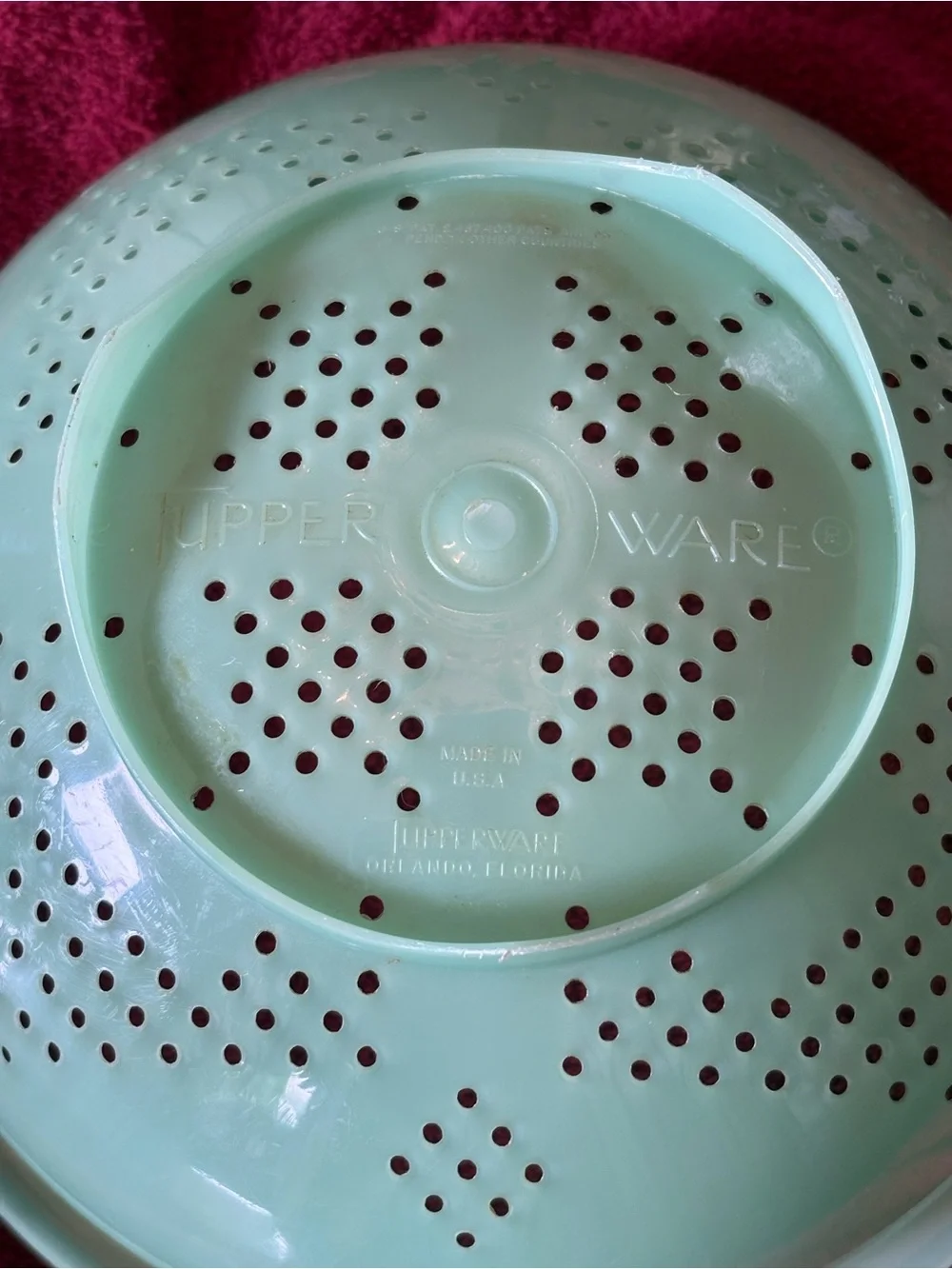 Tupperware Light Mint-Colored Colander with Red Drain Holes